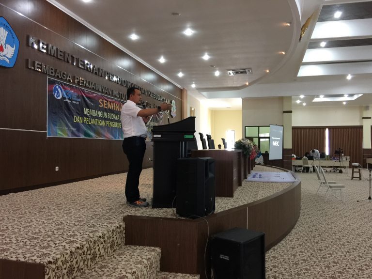 Foto : Seminar Nasional Literasi dan Deklarasi Jatim Sebagai Provinsi Literasi